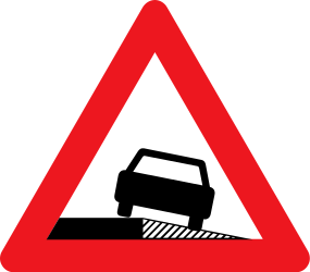Traffic sign of Denmark: Warning for a soft verge